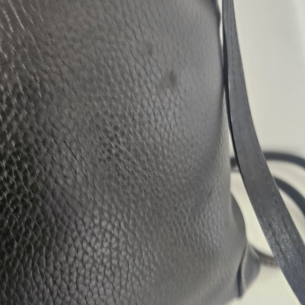 Like!New!Dooney and bourke Black Pebbled Leather Crossbody Bag - Picture 12 of 12